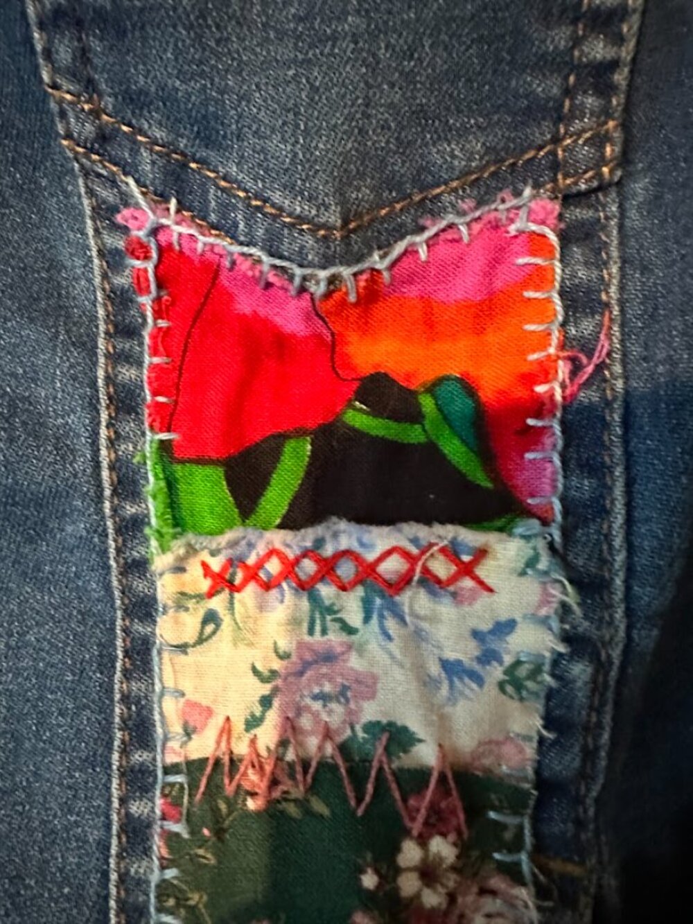 Isaac Mizrahi Upcycled Patchwork Denim Jacket, Womens sz 6 - Picture 7 of 12